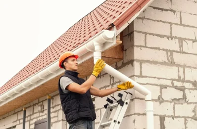 Pose et remplacement de gouttières au Cellier